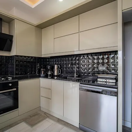Luxury With Shared Pool In Appartamento Antalia